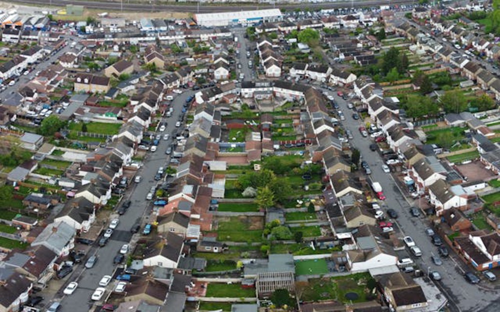 Different Types of Interest Options with Bridging Loans